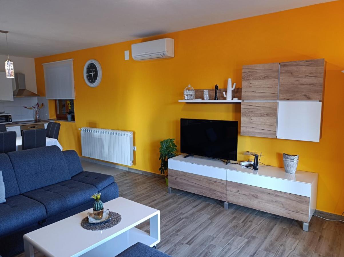 Apartman Biba Лабин Екстер'єр фото